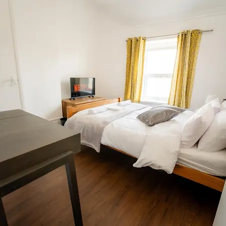 بيت للعطل Spacious 5 Bedroom With 3 Bathroom With Parking By Rockman Residences *