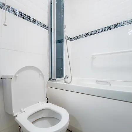 度假居 Spacious 5 Bedroom With 3 Bathroom With Parking By Rockman Residences